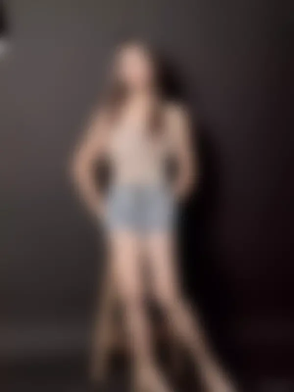 Scarlett, 21